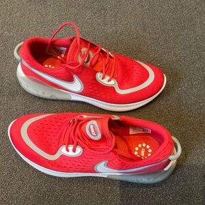 MEN’S NIKE SNEAKERS